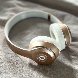 Beats by Dre Solo 2 Over Ear Wireless Headphones, Yellow Gold